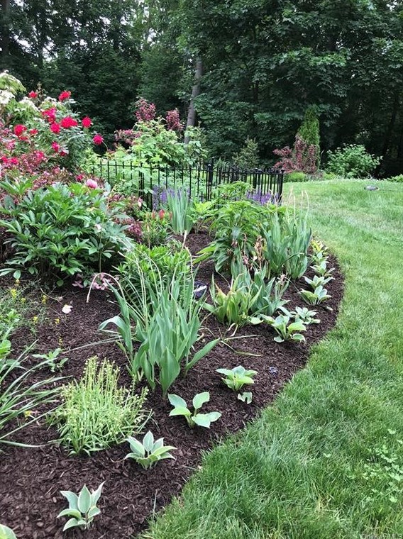 540 Oakridge Pkwy, Peekskill NY  10566-2400 exterior