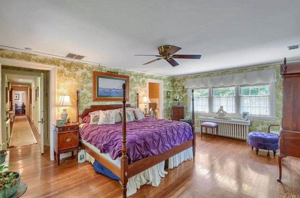 540 Oakridge Pkwy, Peekskill NY  10566-2400 exterior