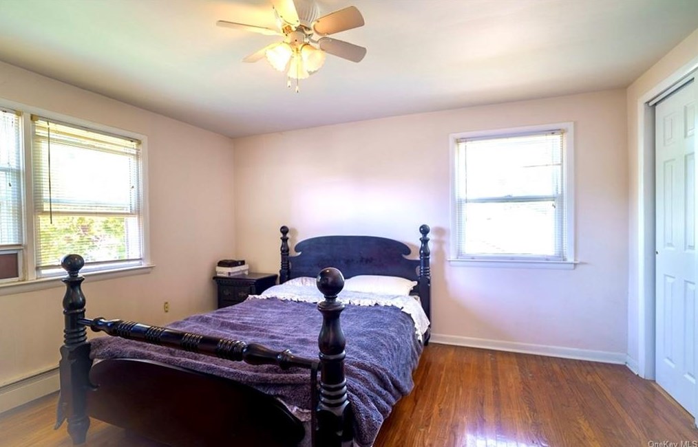 9 Horseshoe Bnd, Newburgh NY  12553-7830 exterior