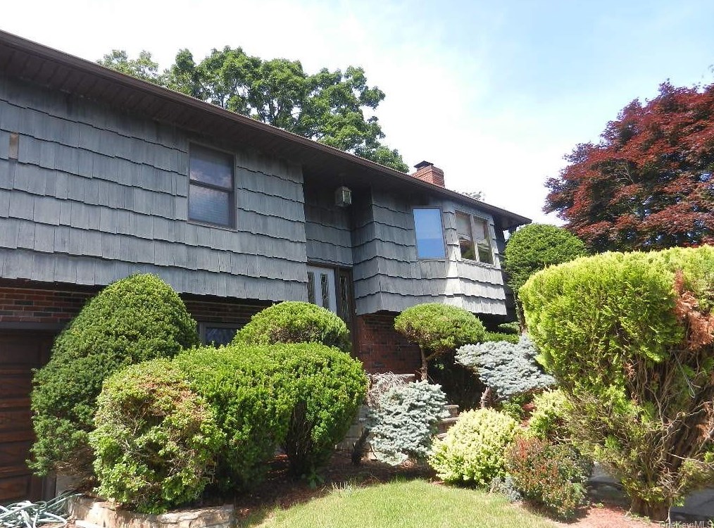143 Teakettle Spout Rd, Mahopac, NY 10541