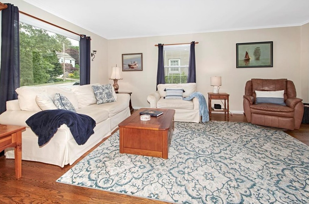 161 Osborn Rd, Rye NY  10580-1328 exterior