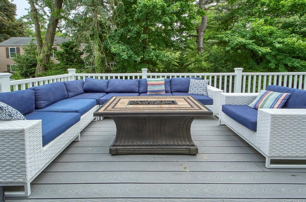 161 Osborn Rd, Rye NY  10580-1328 exterior