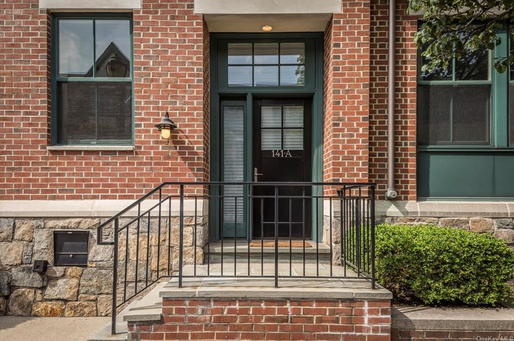 141 Main St, Yonkers, NY 10707-2918