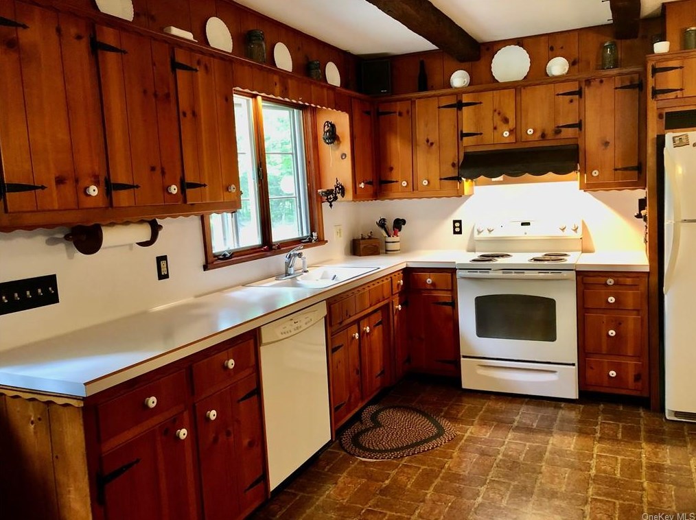431 Burlingham Rd, Pine Bush, NY 12566