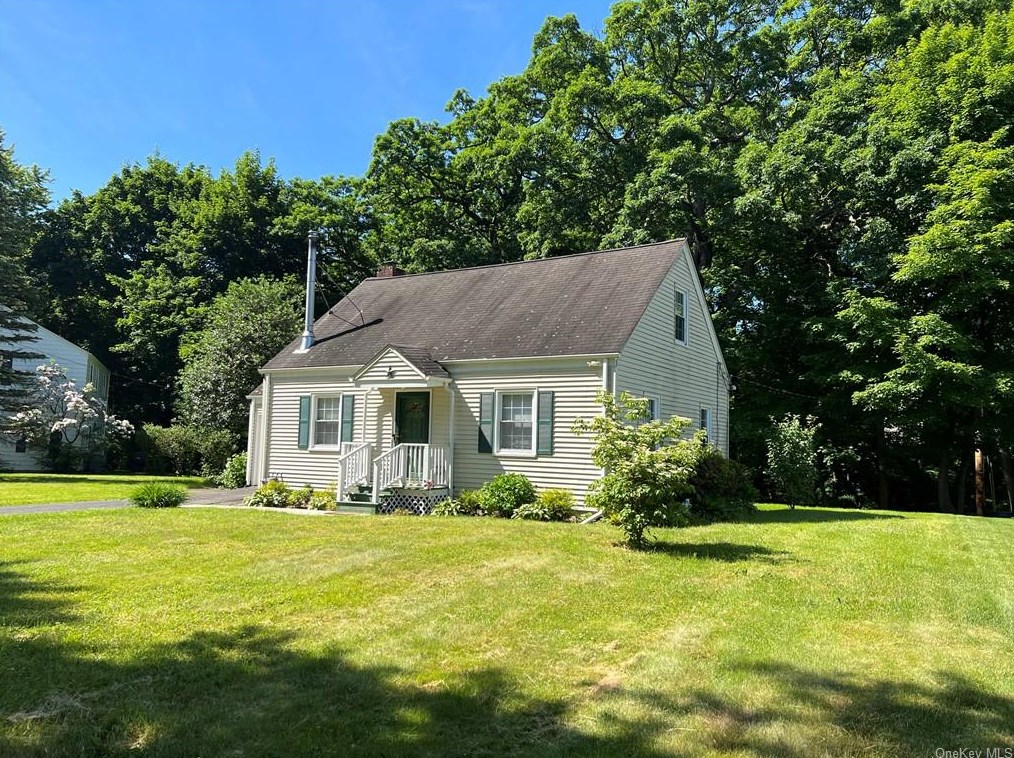 112 Pine Dr, Newburgh, NY 12553-6631