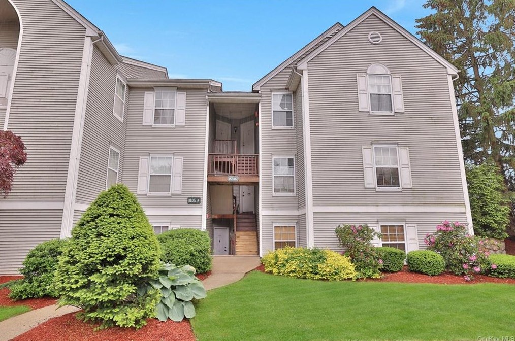 1158 Washington Green, Newburgh, NY 12553