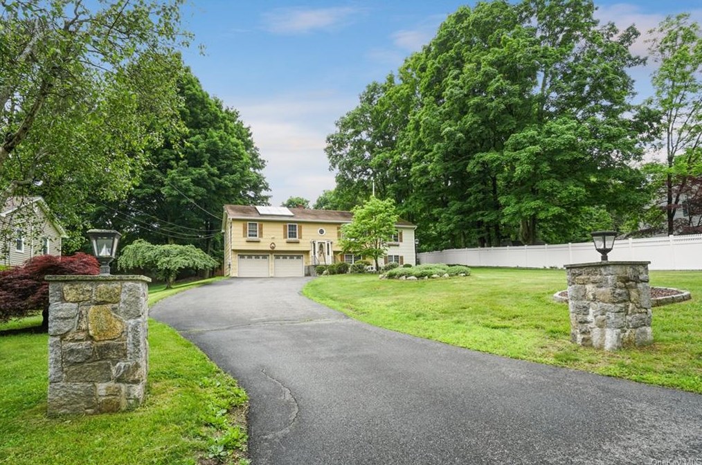 915 Union Rd, Shrub Oak, NY 10588