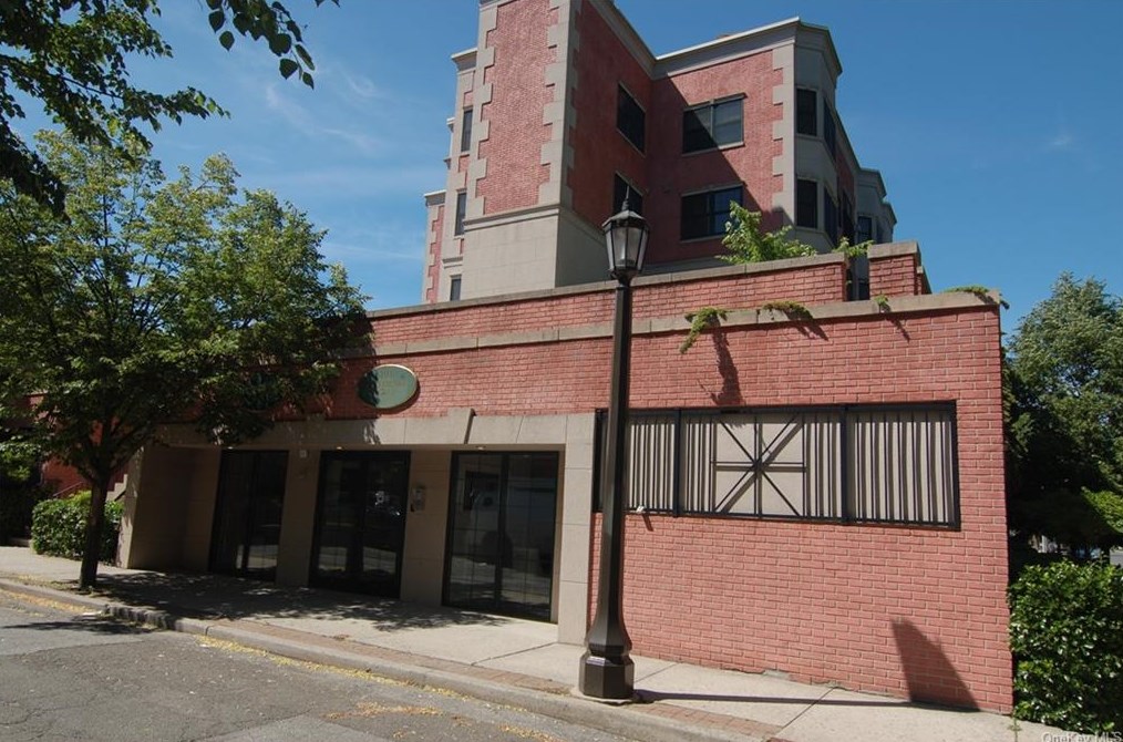 101 Sheldrake Pl, Mamaroneck, NY 10543-1940