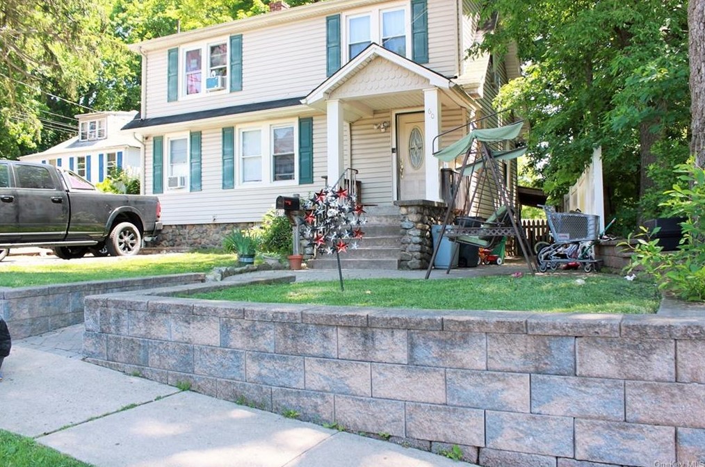 60 S Madison Ave, Chestnut Ridge, NY 10977