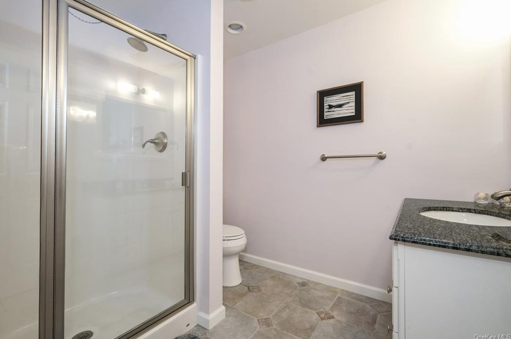 160 Fld Ln, Peekskill NY 10566-4865 exterior