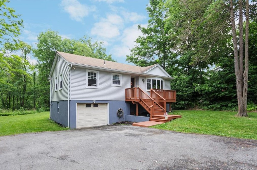 190 Secor Rd, Mahopac, NY 10541