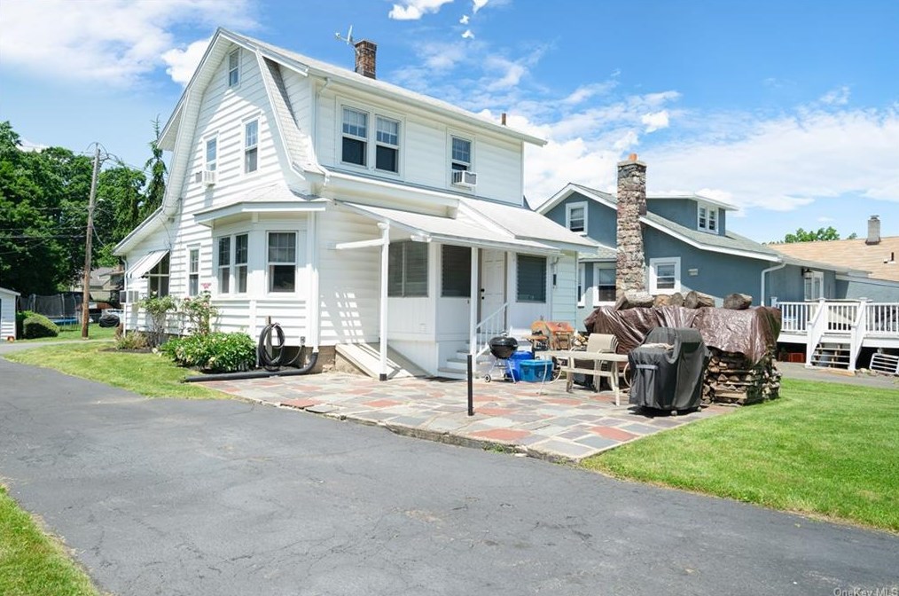 12 Hewitt St, Garnerville, NY 10923