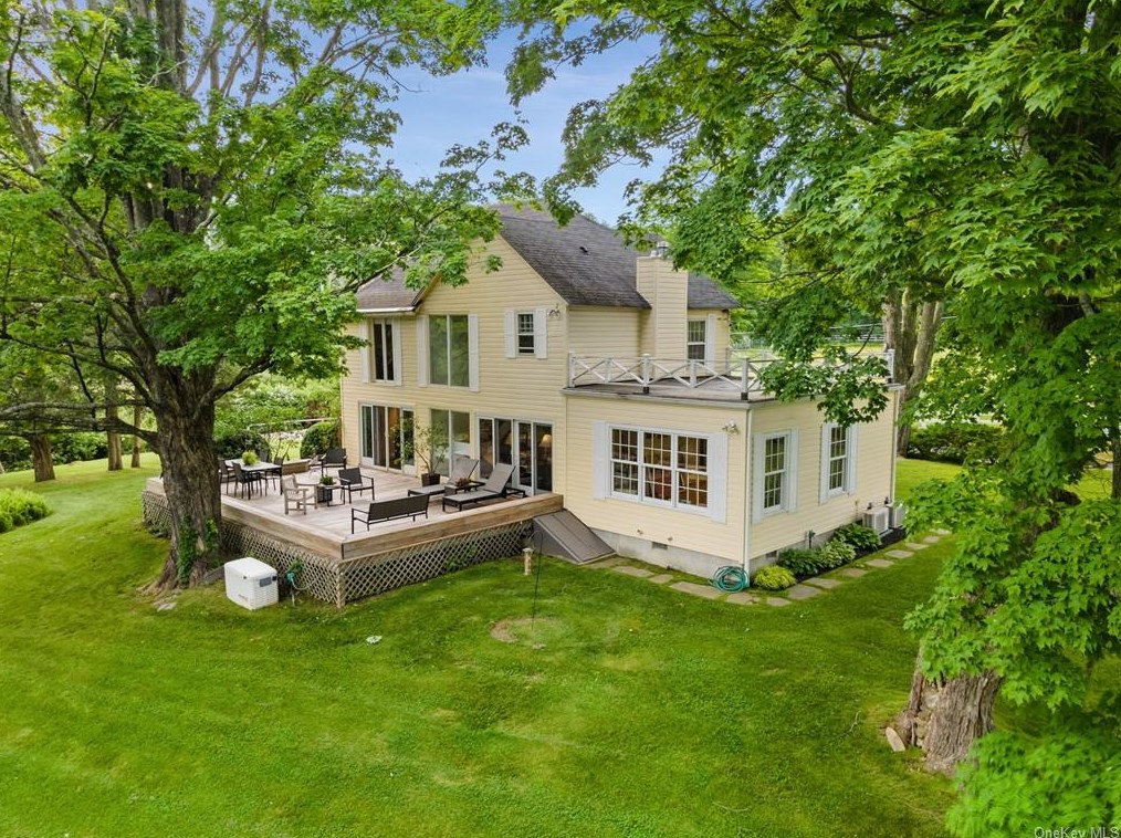 241 Washington Rd, Kent Lakes, NY 10512-4009