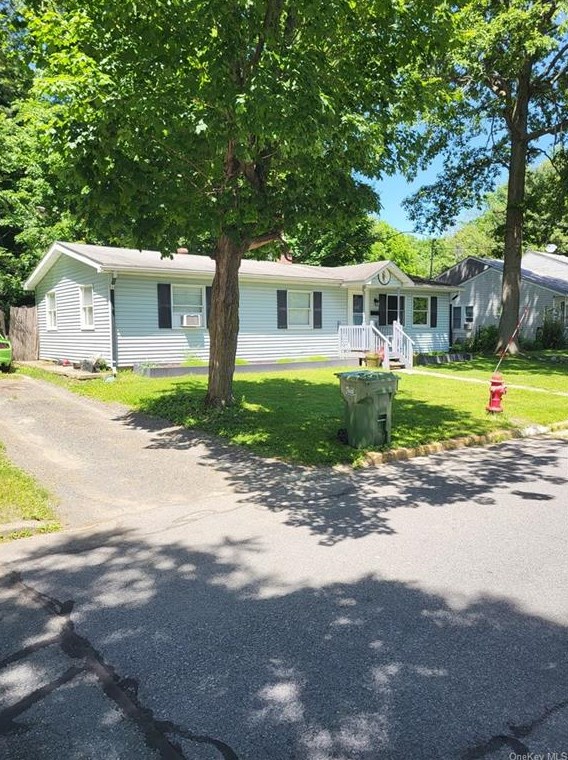 138 Spring St, Goshen, NY 10924-1837