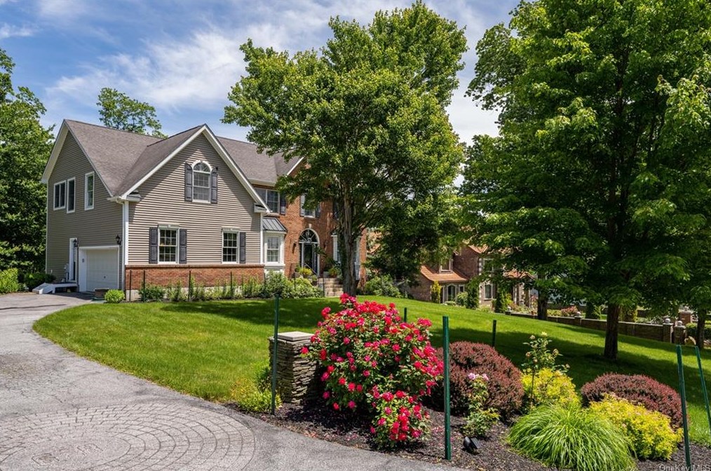 68 Sandy Pines Blvd, East Fishkill NY  12533-8212 exterior