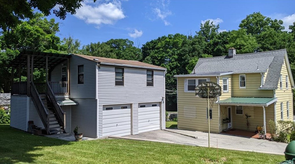 112 Kensico Rd, Thornwood, NY 10594