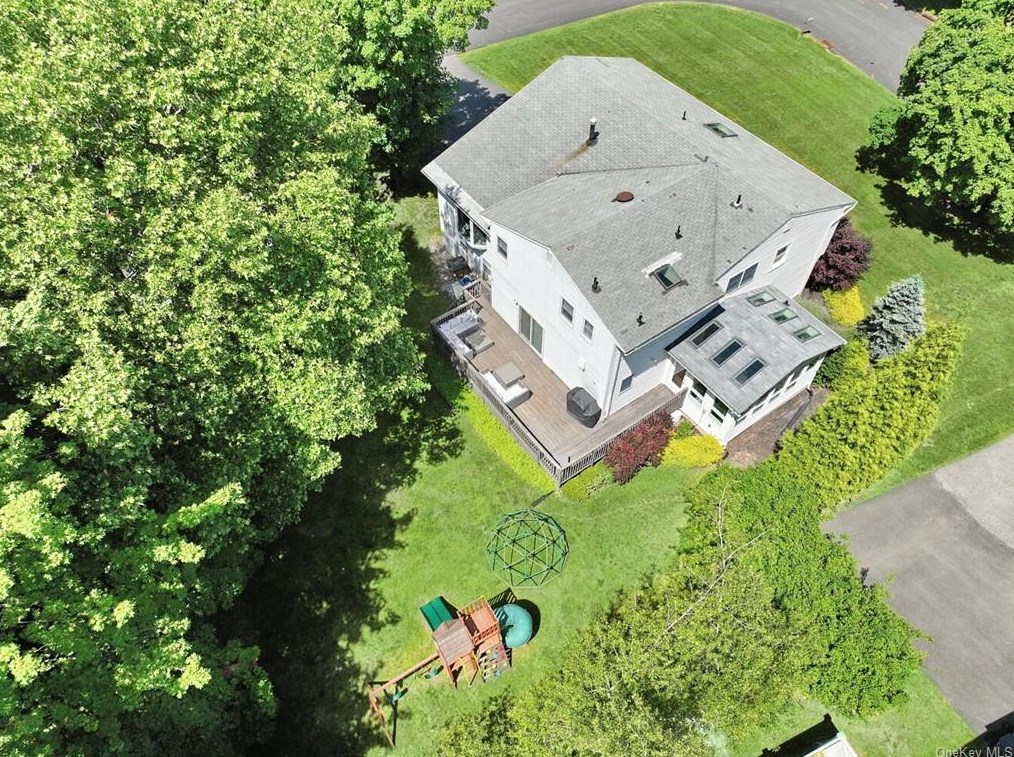 52 Winesap Ln, Chestnut Ridge, NY 10952