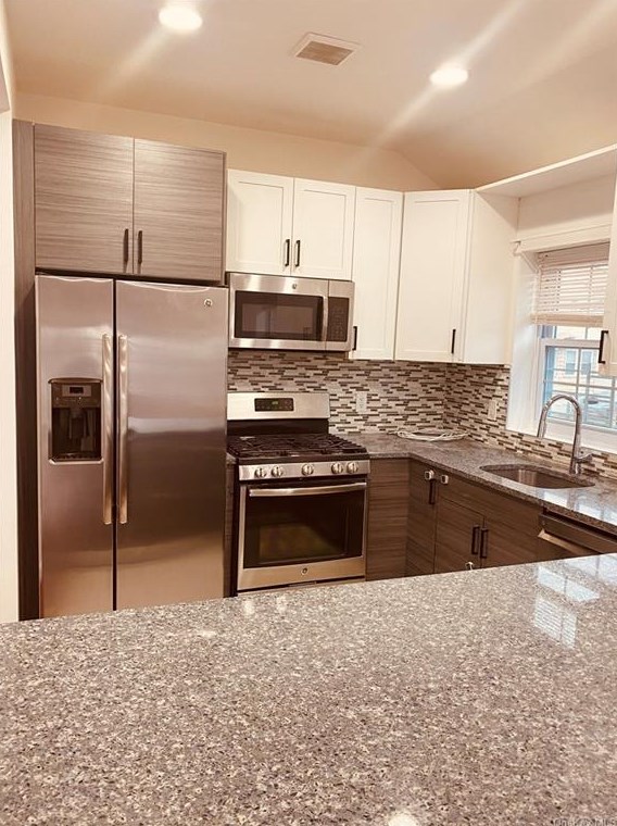 2825 Sampson Ave, Bronx, NY 10465