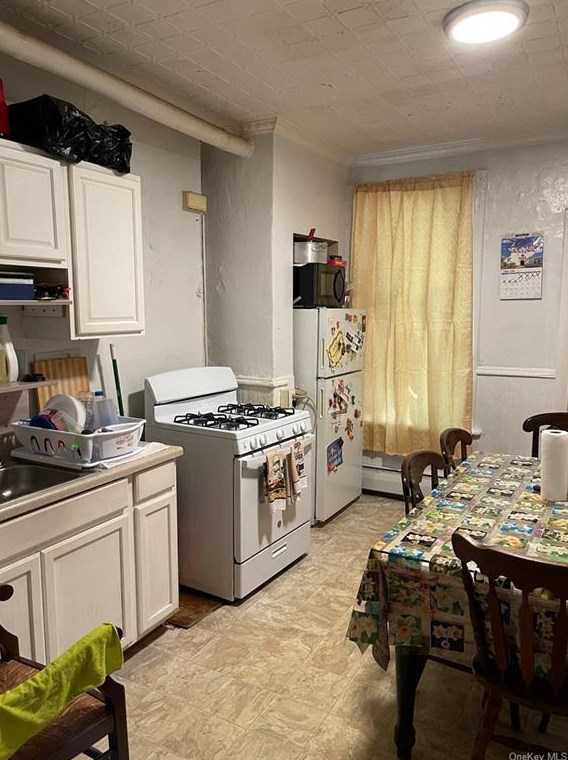 93 Carson Ave, Newburgh, NY 12550-5920