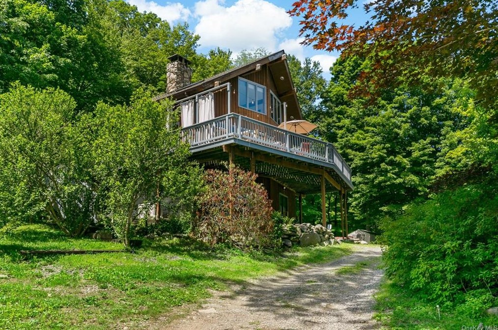 7 Lakeview Dr, Whaley Lake, NY 12531