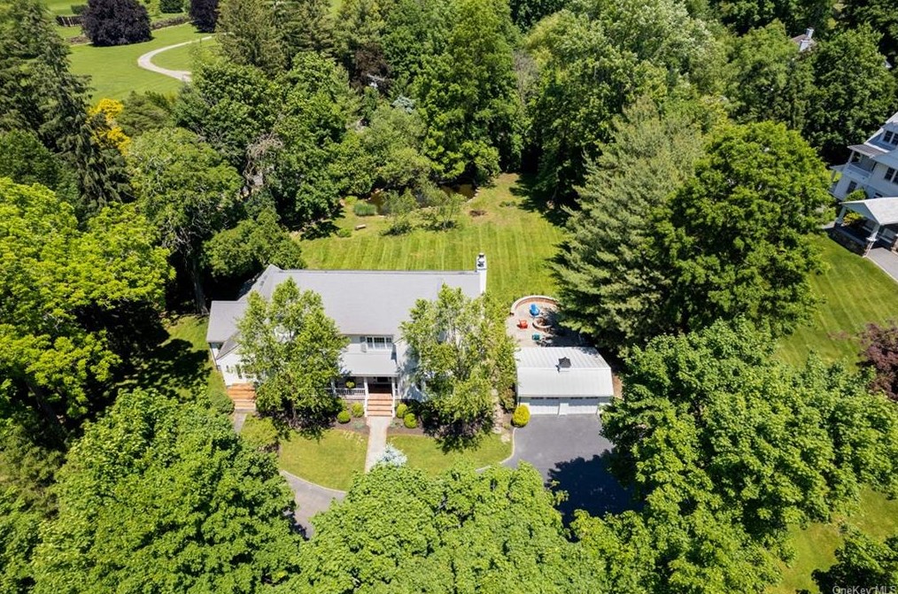 1 Hillside Rd, Rye NY  10580-2010 exterior