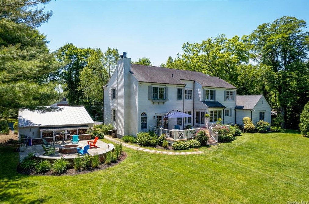 1 Hillside Rd, Rye NY  10580-2010 exterior