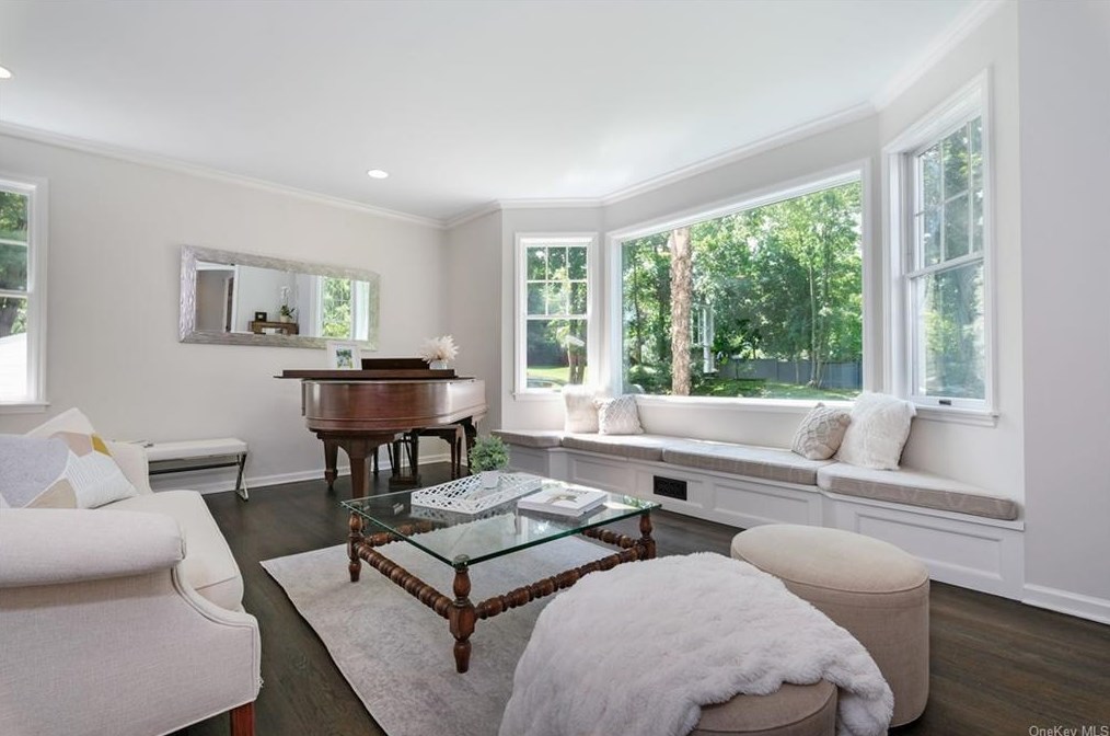 1 Hillside Rd, Rye NY  10580-2010 exterior