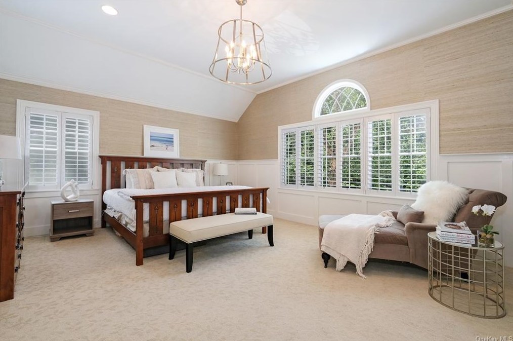 1 Hillside Rd, Rye NY  10580-2010 exterior