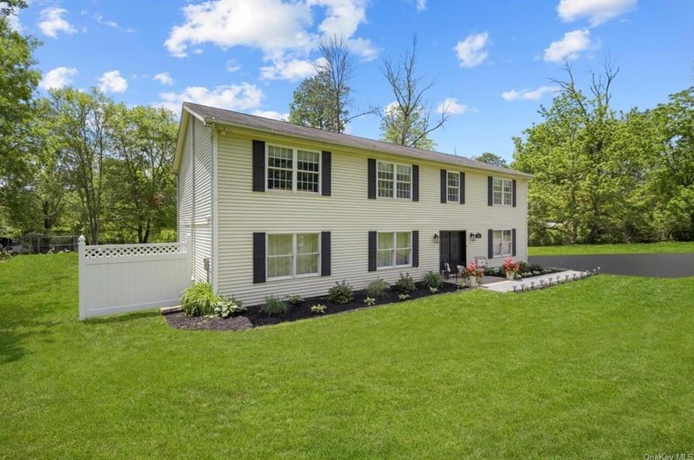 65 Ludingtonville Rd, Whaley Lake, NY 12531