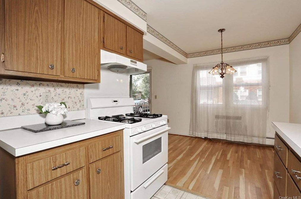 5 Normandy Vlg, Nanuet, NY 10954-2813