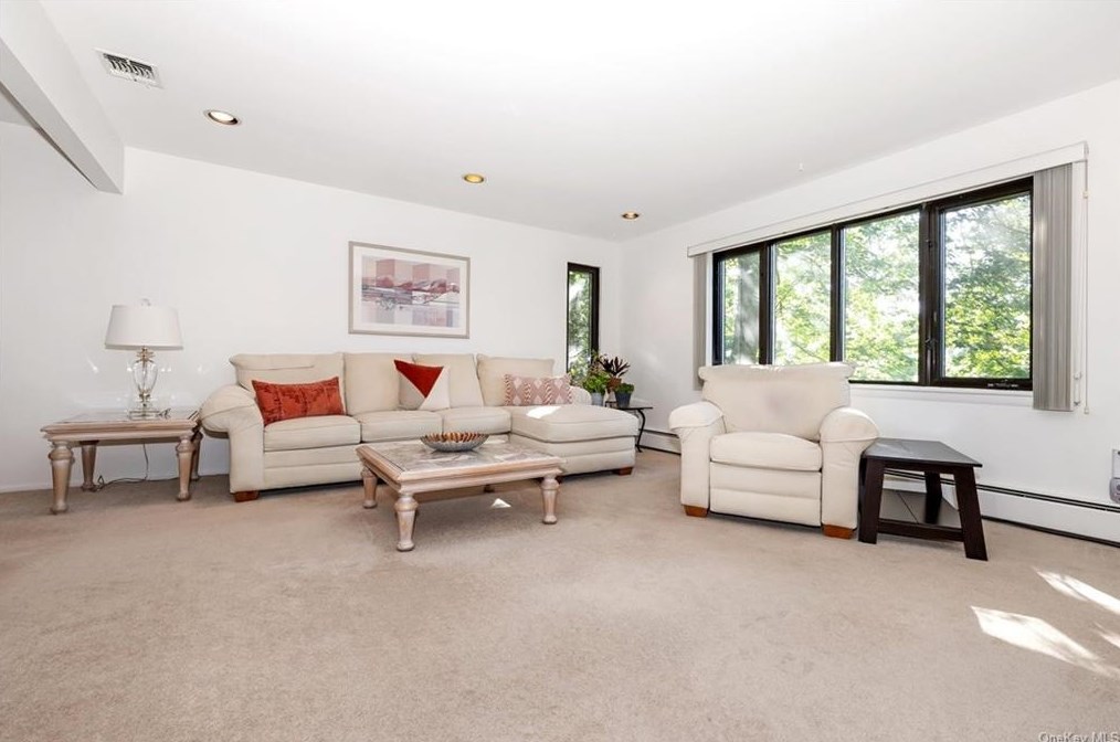 93 Ohio Ave, Congers, NY 10920