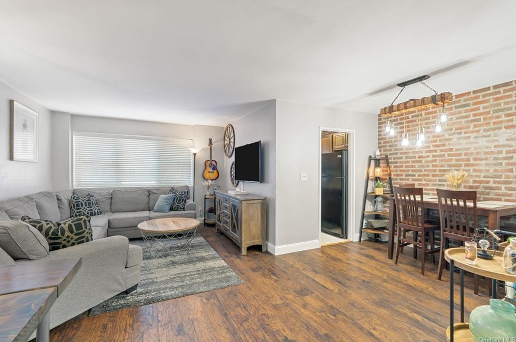 80 E Hartsdale Ave #409, Hartsdale, NY 10530