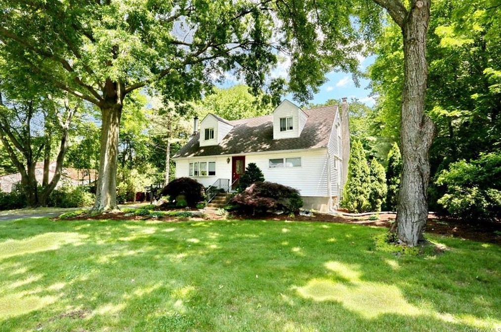 3 Homestead Ln, New City, NY 10956