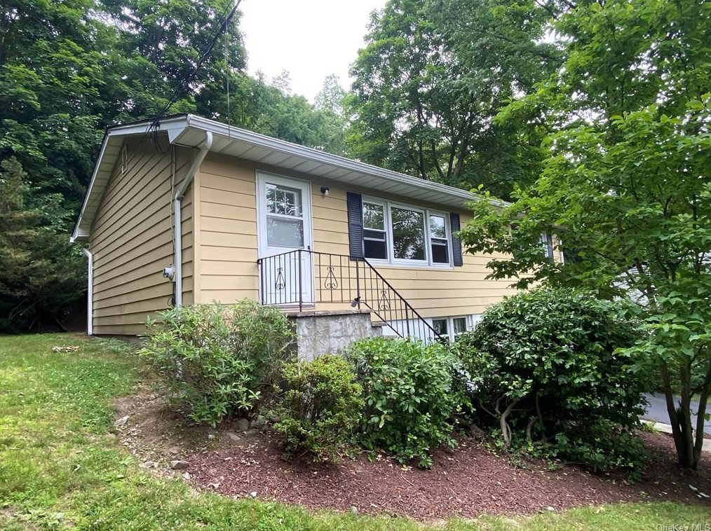 26 Sheridan Ave, Sloatsburg, NY 10974