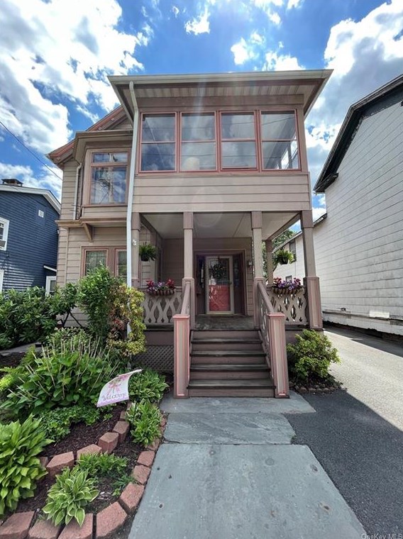 11 Orange St, Port Jervis, NY 12771-1426