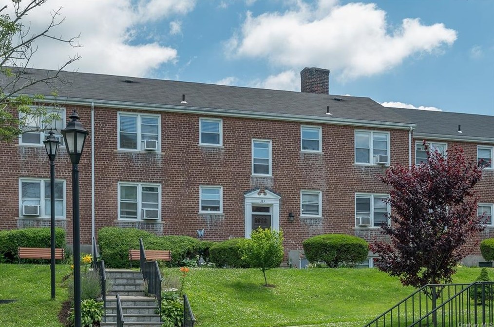 260 Church St #3d4, White Plains, NY 10603