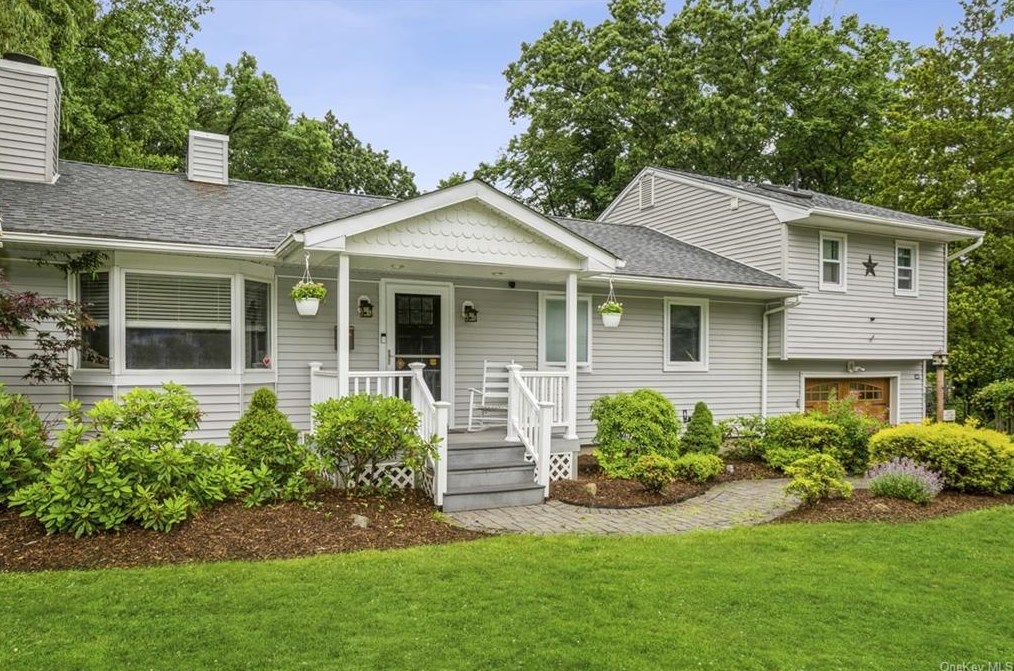 58 Washington Pl, Chestnut Ridge, NY 10965-2157
