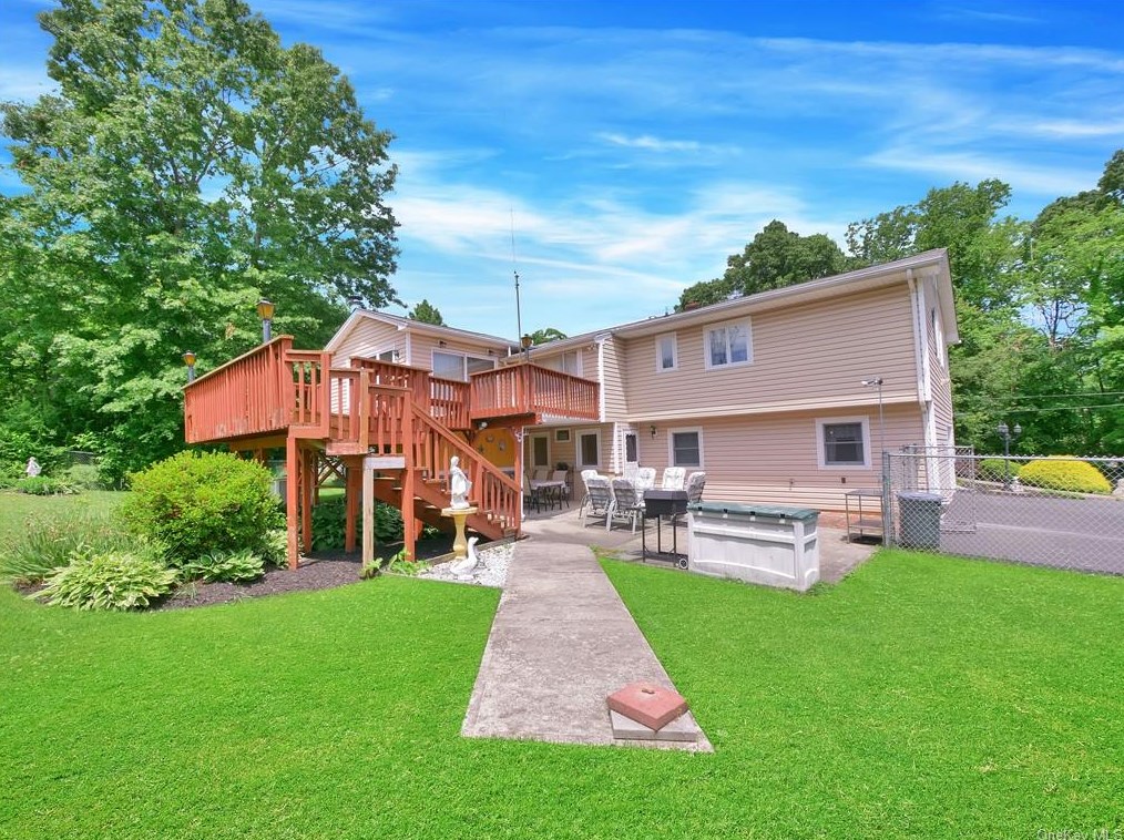 14 Chapel Ct, Orangeburg, NY 10962