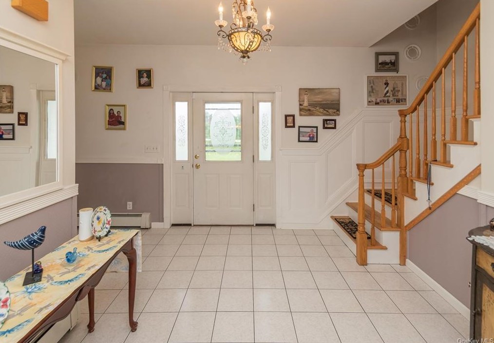 6 Breezeway Ln, Goshen NY  10924-6425 exterior