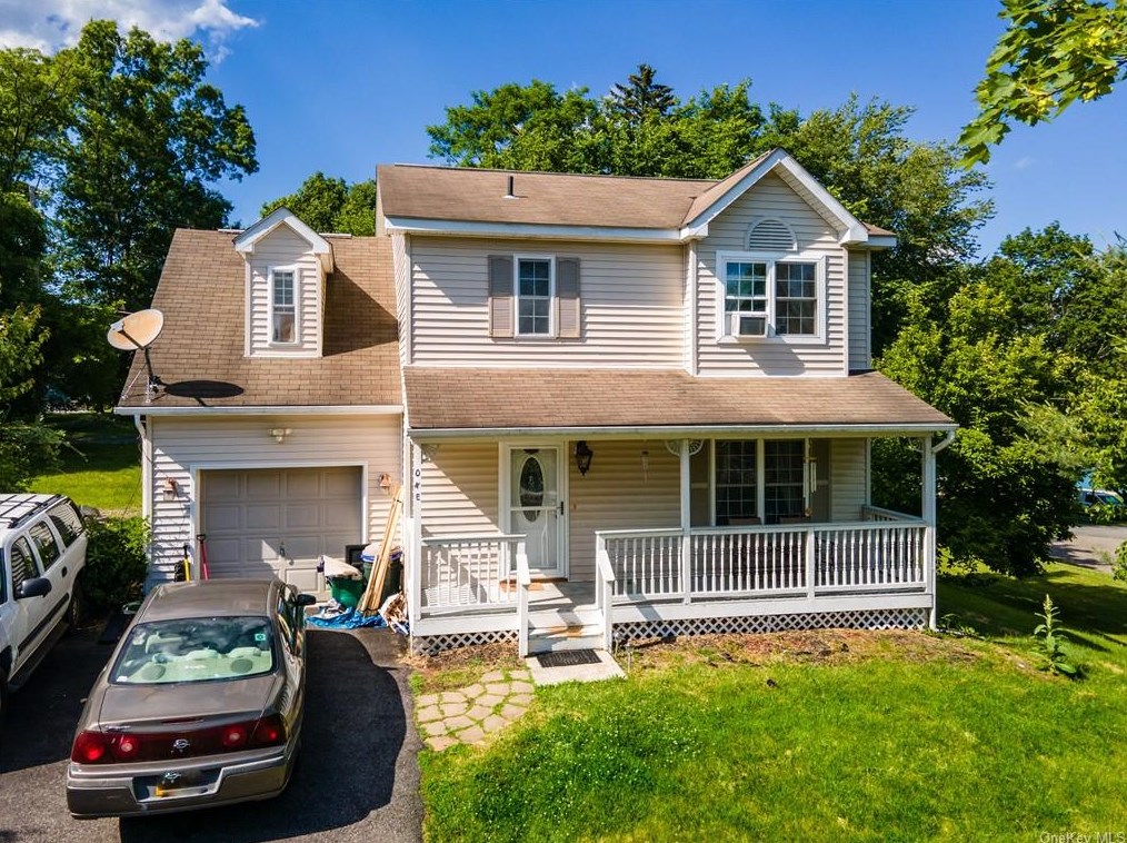 1 Selena Ct, Walden, NY 12586-1628