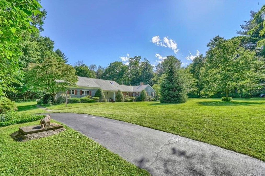 1 Mekeel St, Katonah, NY 10536-3314