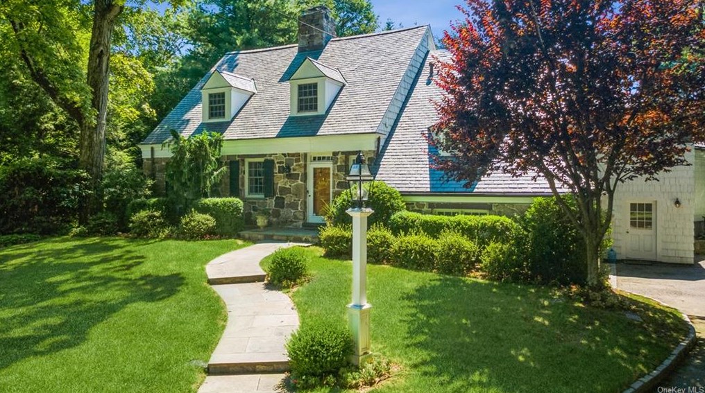 14 Broadmoor Rd, Scarsdale, NY 10583-7604