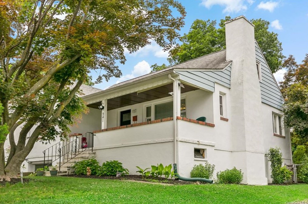 941 Mckinley St, Peekskill, NY 10566-5601