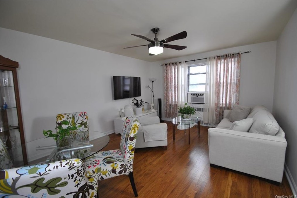 2 Fisher Dr #208, Mount Vernon, NY 10552