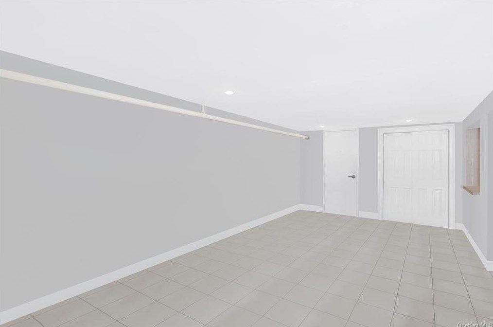 130 Lawton St, Yonkers NY  10705-4637 exterior