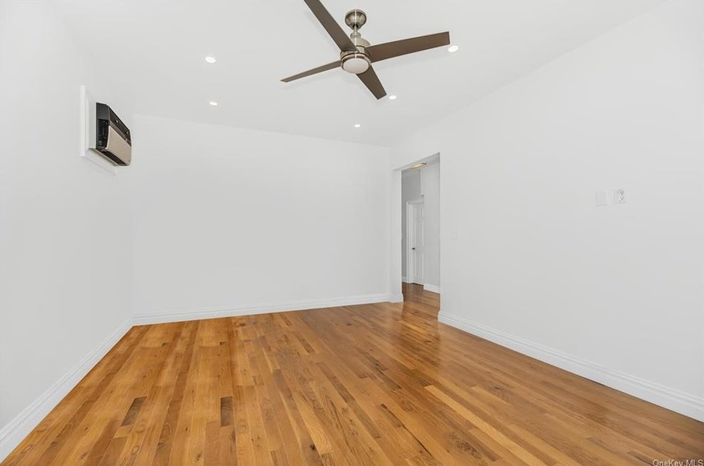 130 Lawton St, Yonkers NY  10705-4637 exterior