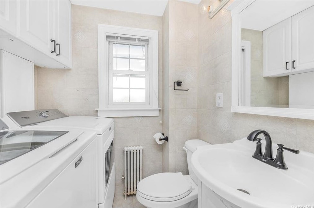 130 Lawton St, Yonkers NY  10705-4637 exterior