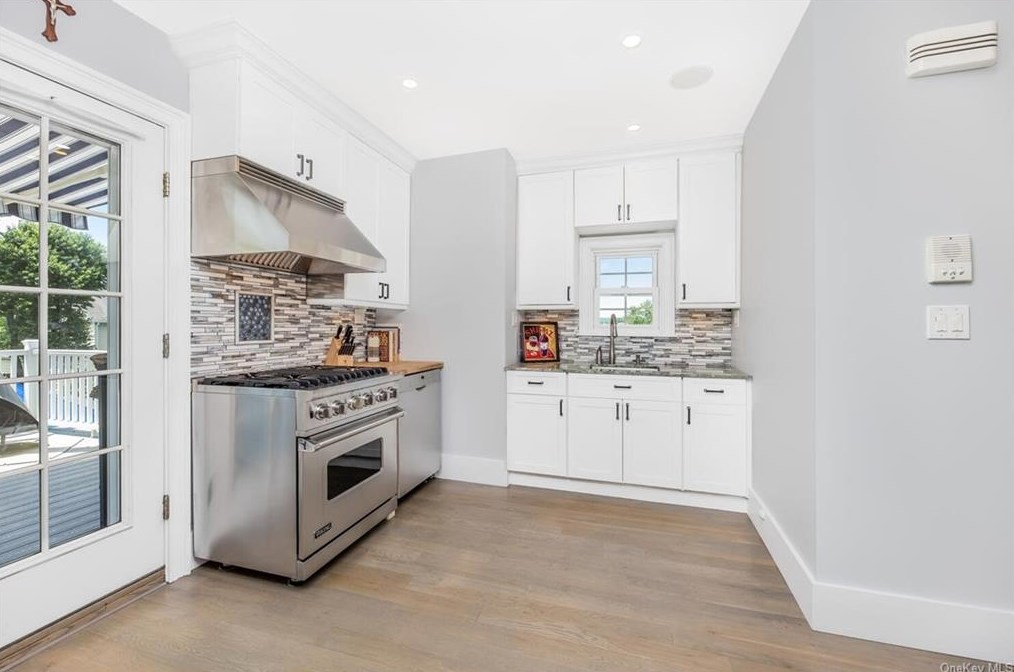 130 Lawton St, Yonkers NY  10705-4637 exterior