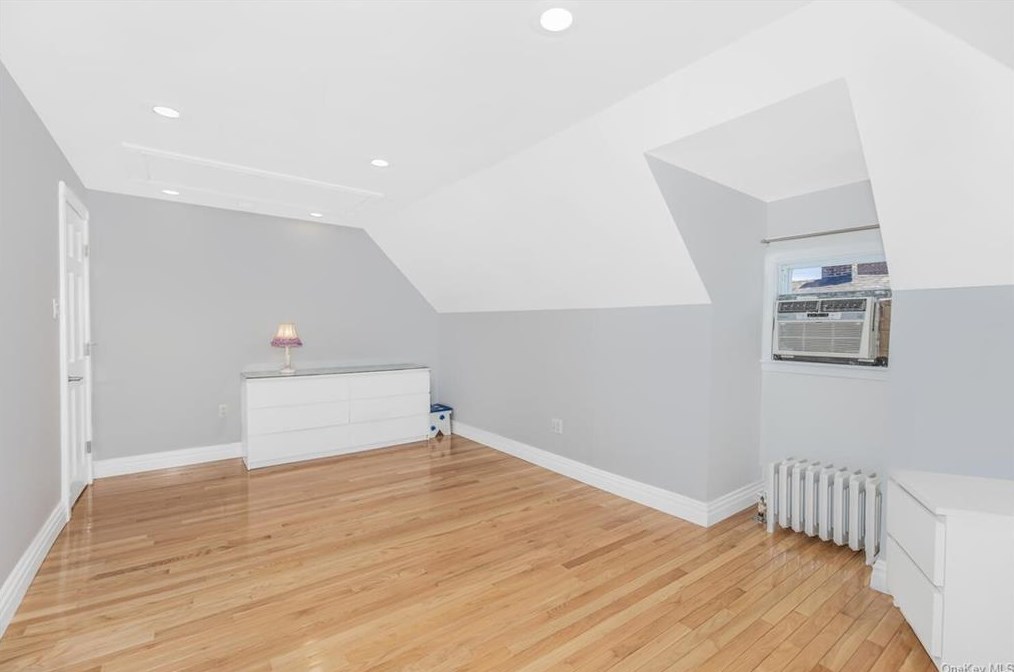 130 Lawton St, Yonkers NY  10705-4637 exterior