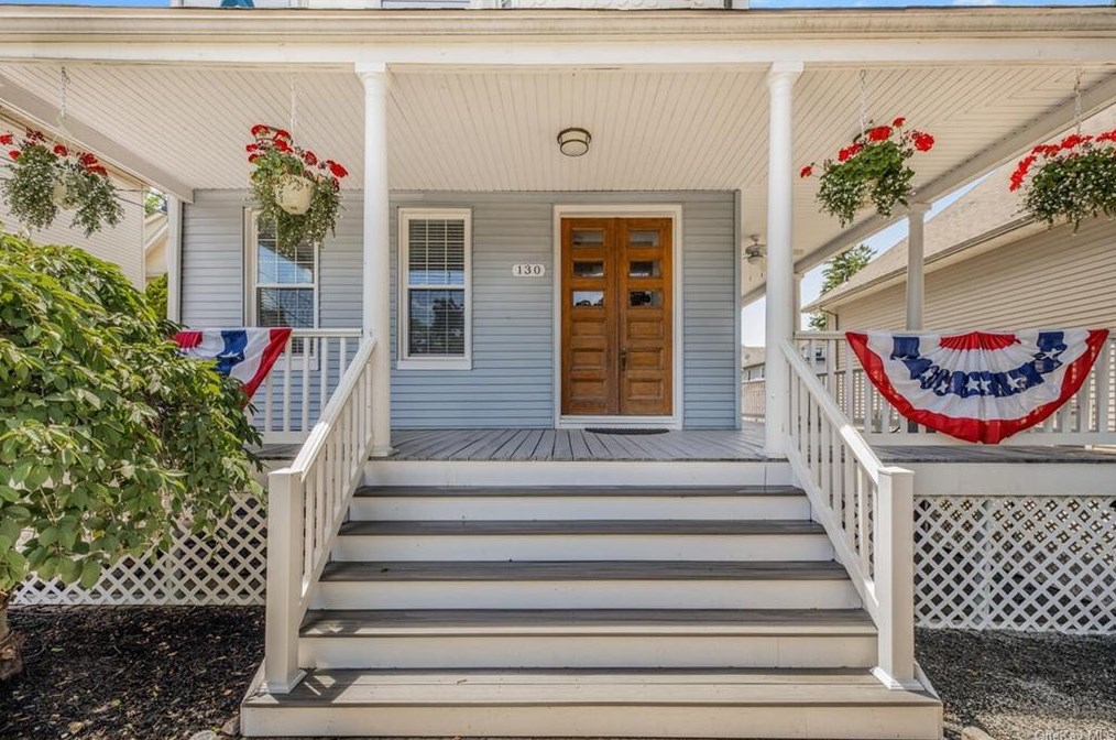 130 Lawton St, Yonkers NY  10705-4637 exterior